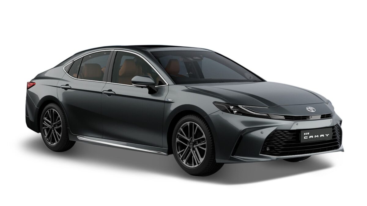 toyota camry right front three quarter