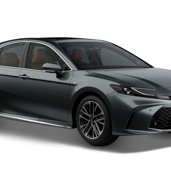 toyota camry right front three quarter